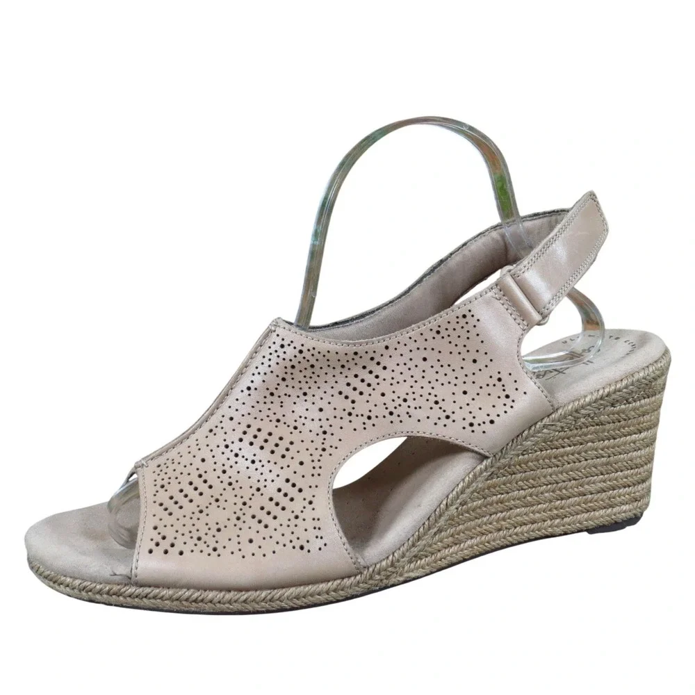 Clarks Lafley Rosen‎ Women Sandal Size 12 Casual Dress Wedge Beige Leather
